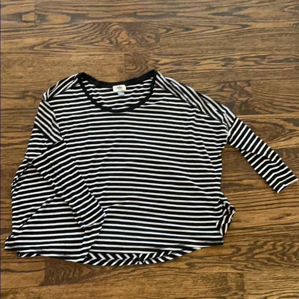 Old navy black and white striped shirt